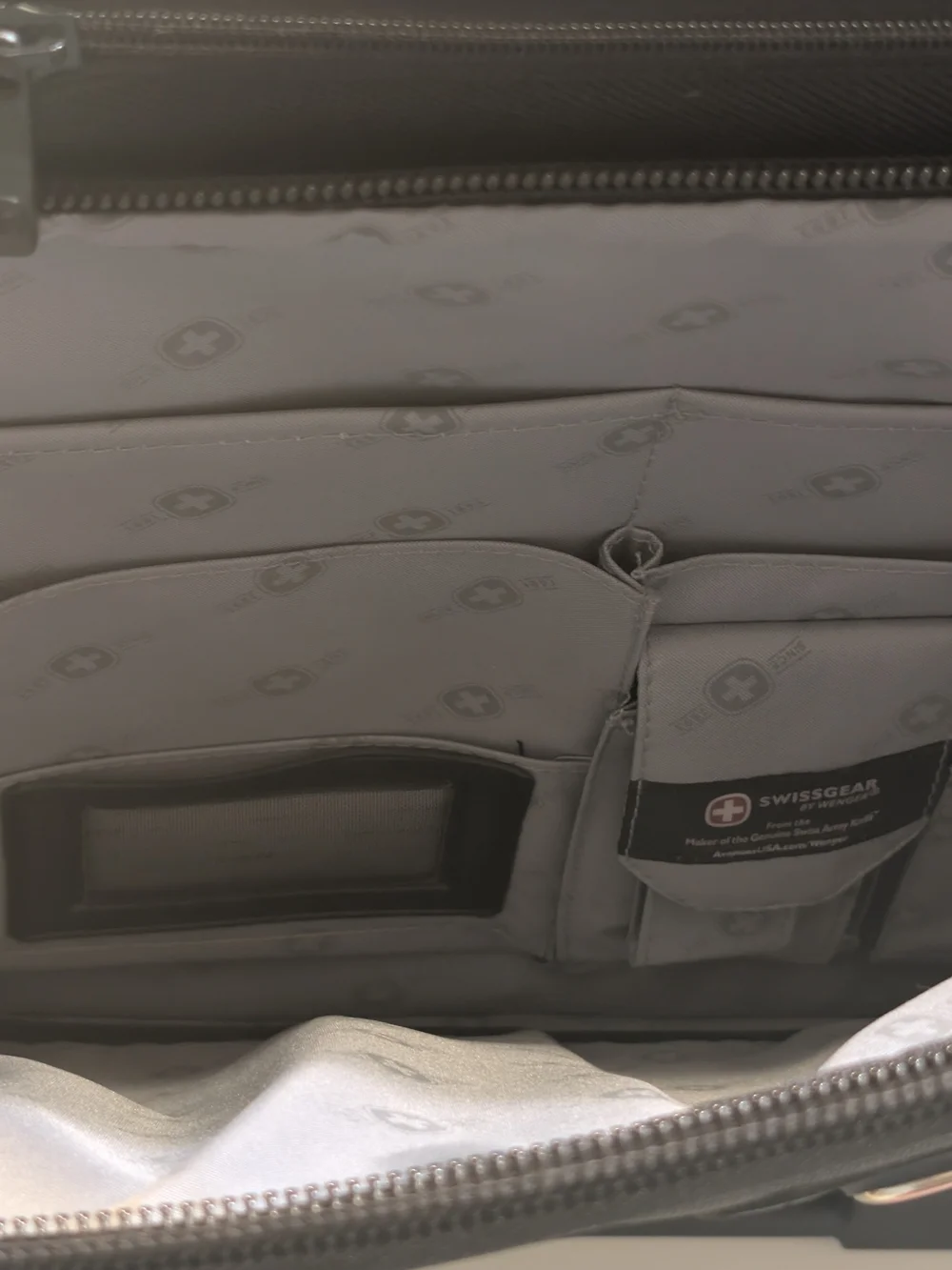 SwissGear The Granada Wheeled Computer Case Black Rolling Laptop Bag NWT 17